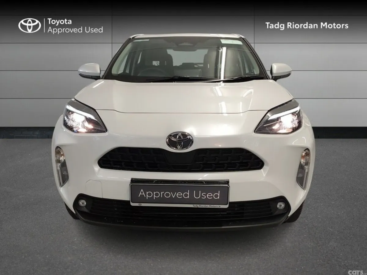Toyota Yaris Cross Hatchback, Petrol Hybrid, 2026, White