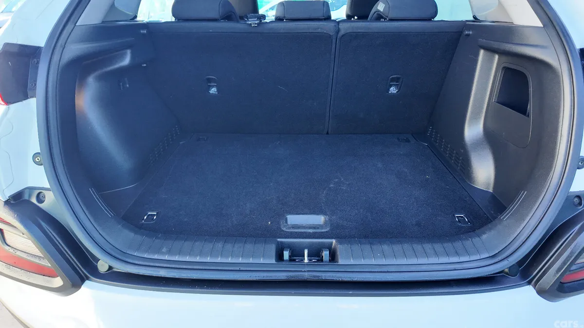 Hyundai KONA MPV, Petrol, 2021, White