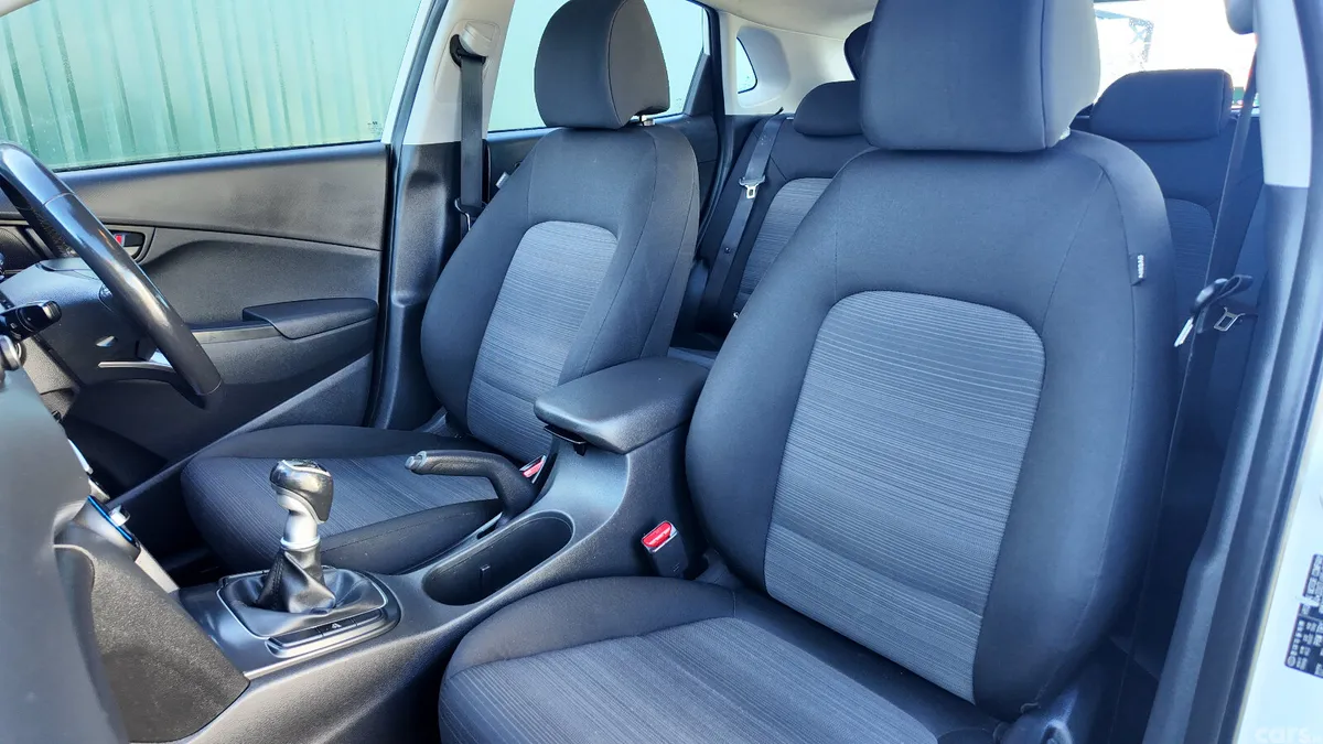 Hyundai KONA MPV, Petrol, 2021, White
