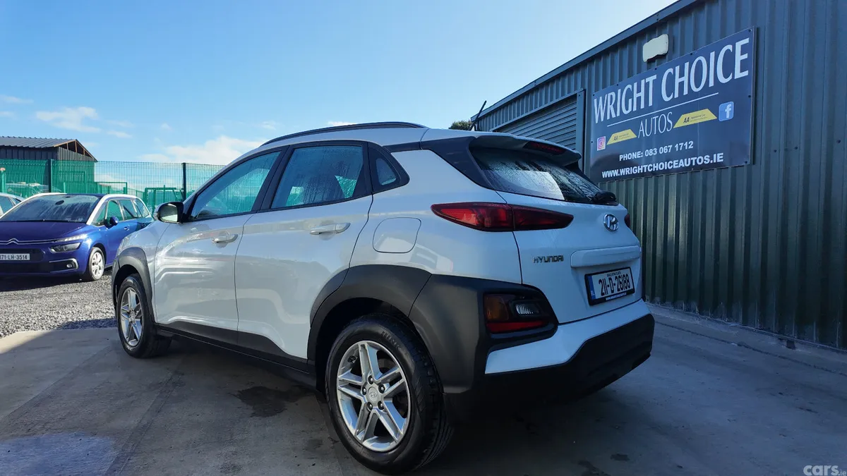 Hyundai KONA MPV, Petrol, 2021, White