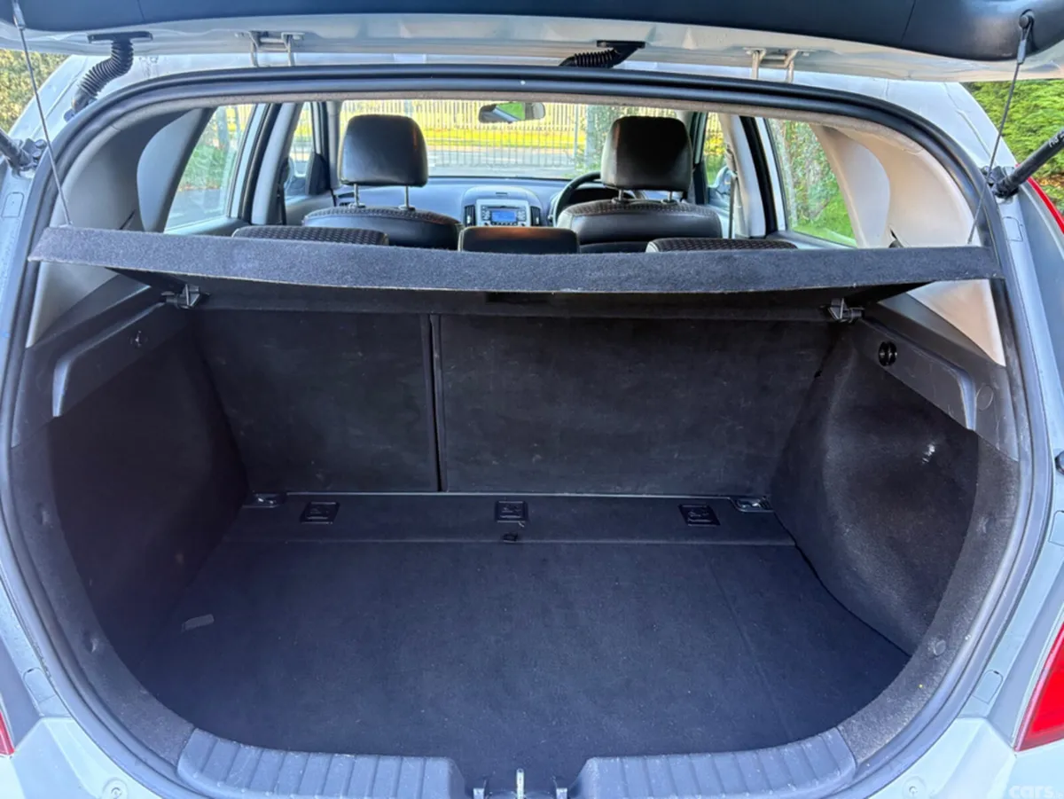 Hyundai i30 Hatchback, Diesel, 2010, White