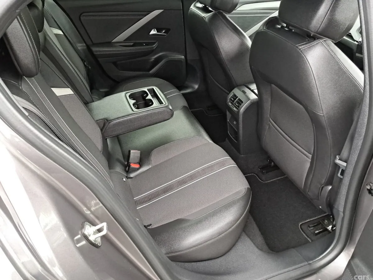 Opel Astra Hatchback, Diesel, 2023, Grey