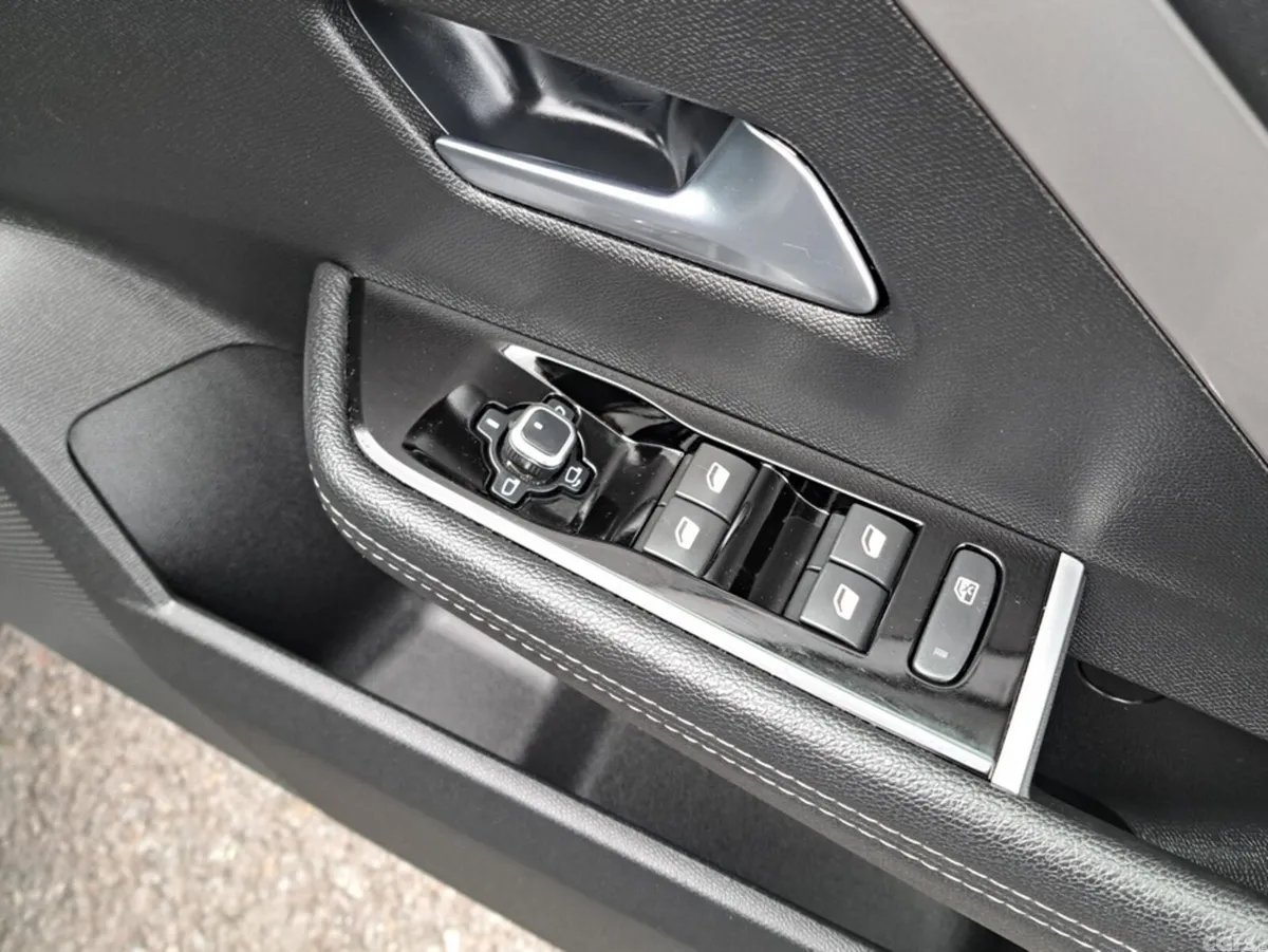 Opel Astra Hatchback, Diesel, 2023, Grey