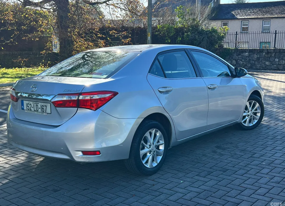 Toyota Corolla Saloon, Diesel, 2015, Silver