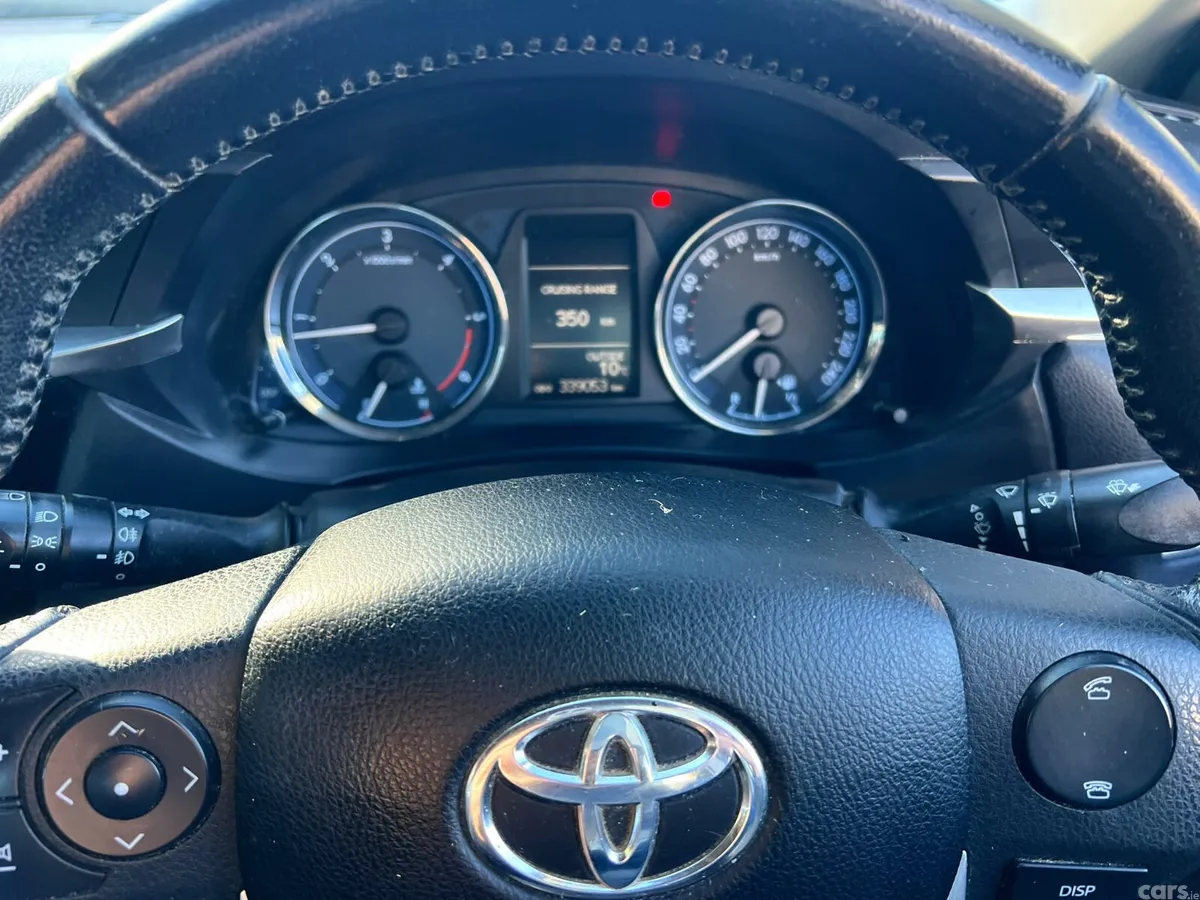 Toyota Corolla Saloon, Diesel, 2015, Silver
