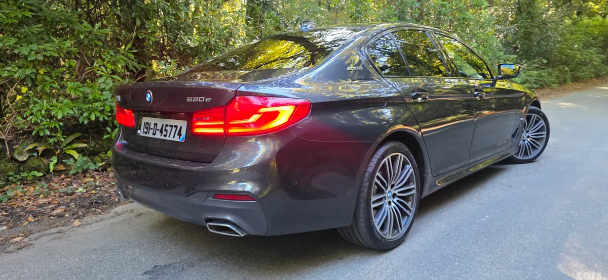BMW 5-Series Saloon, Petrol Plug-in Hybrid, 2019, Grey