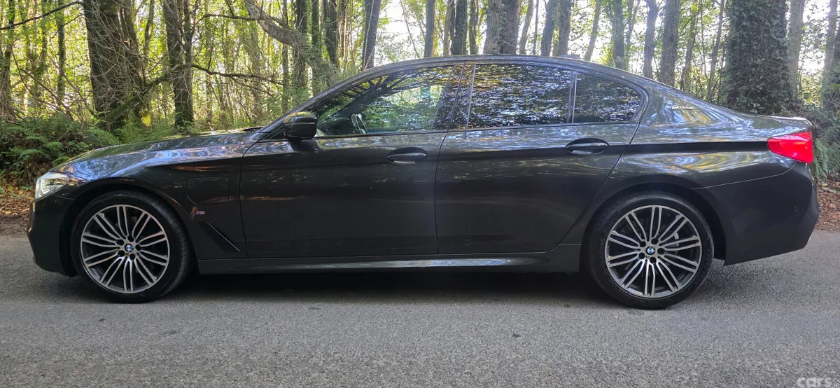 BMW 5-Series Saloon, Petrol Plug-in Hybrid, 2019, Grey