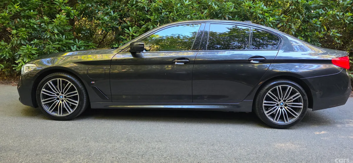 BMW 5-Series Saloon, Petrol Plug-in Hybrid, 2019, Grey