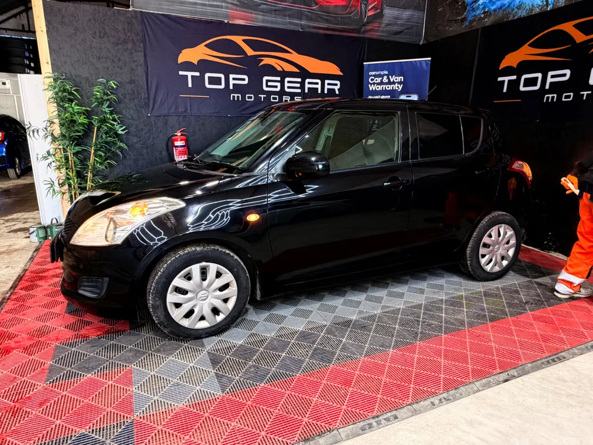 Suzuki Swift Hatchback, Petrol, 2013, Black
