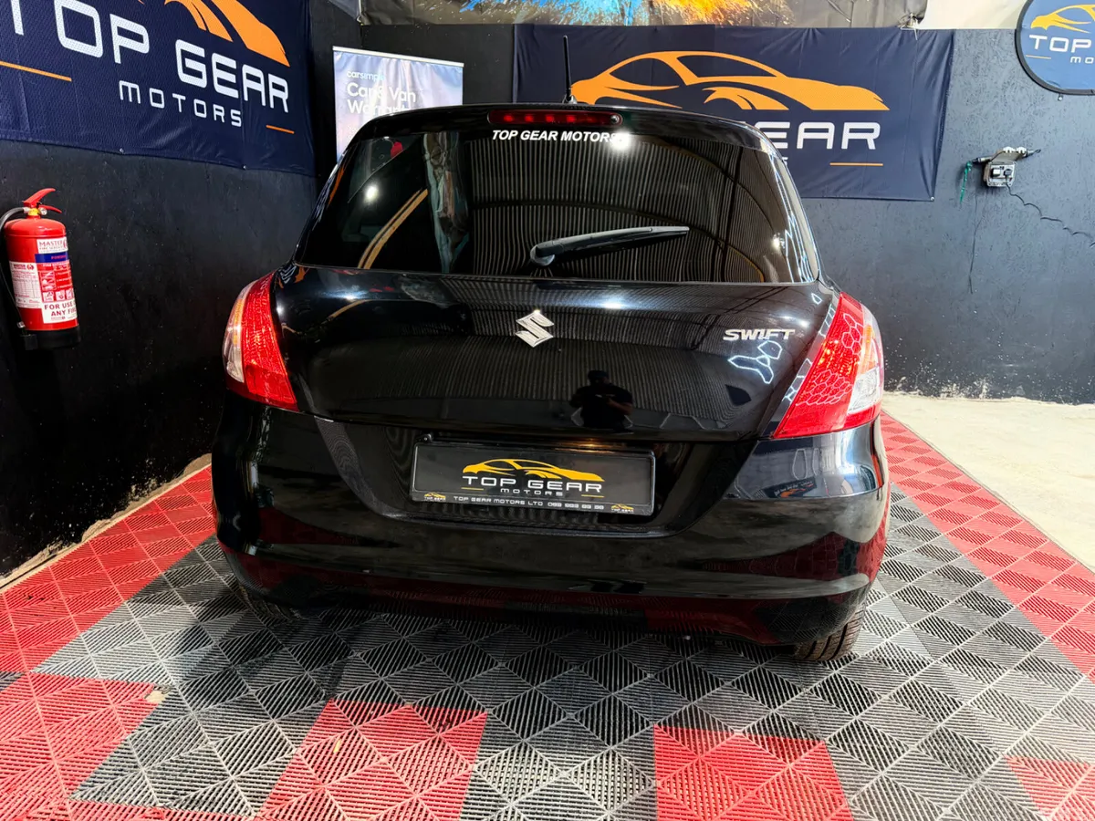 Suzuki Swift Hatchback, Petrol, 2013, Black
