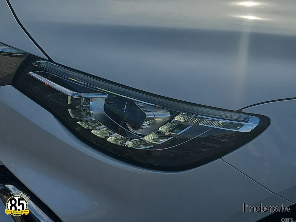 MG HS Hatchback, Petrol Plug-in Hybrid, 2023, White