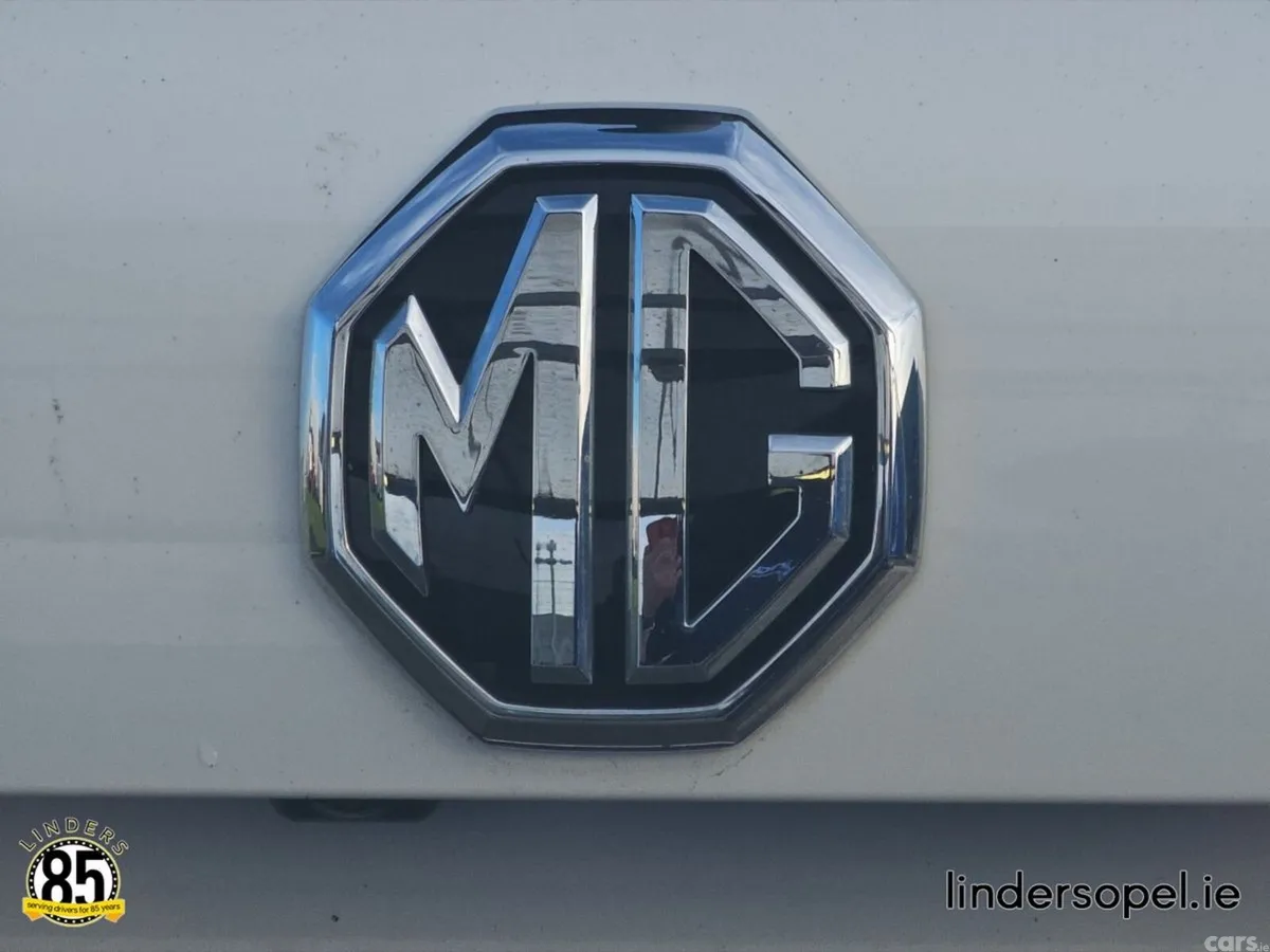 MG HS Hatchback, Petrol Plug-in Hybrid, 2023, White