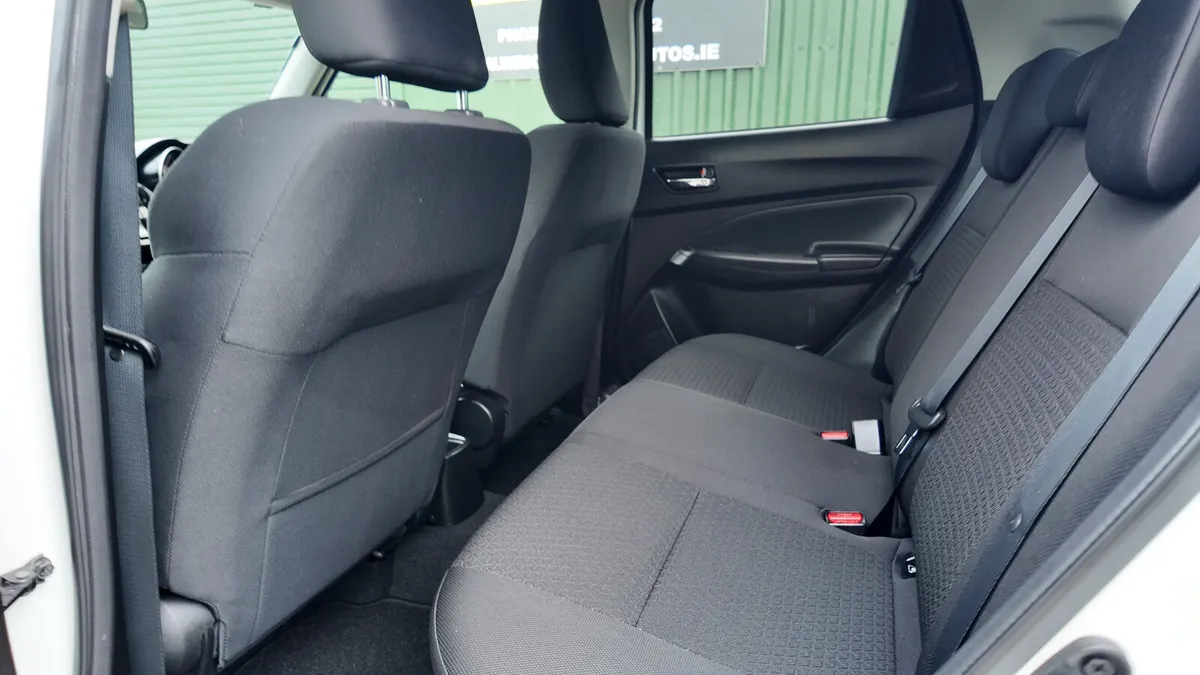 Suzuki Swift Hatchback, Petrol, 2019, White