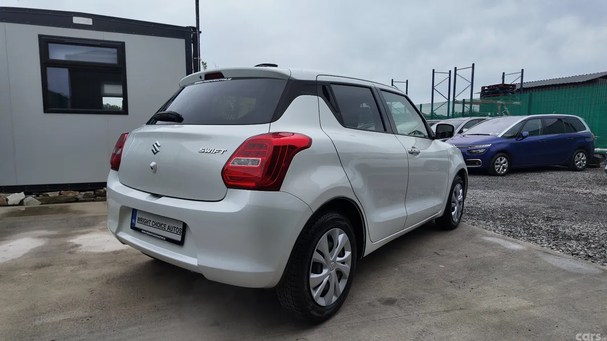 Suzuki Swift Hatchback, Petrol, 2019, White