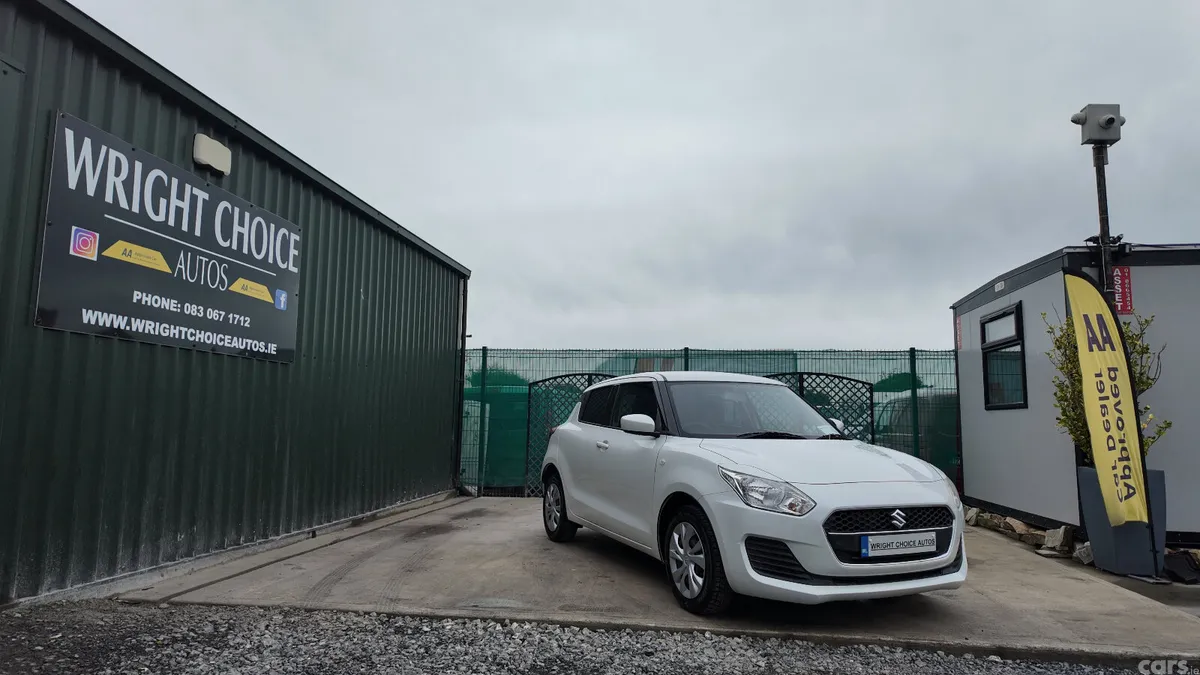 Suzuki Swift Hatchback, Petrol, 2019, White