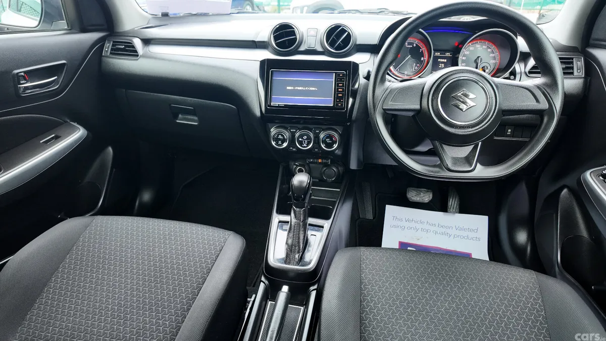 Suzuki Swift Hatchback, Petrol, 2019, White
