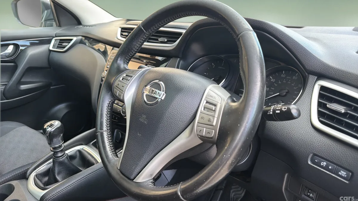 Nissan Qashqai SUV, Diesel, 2017, White