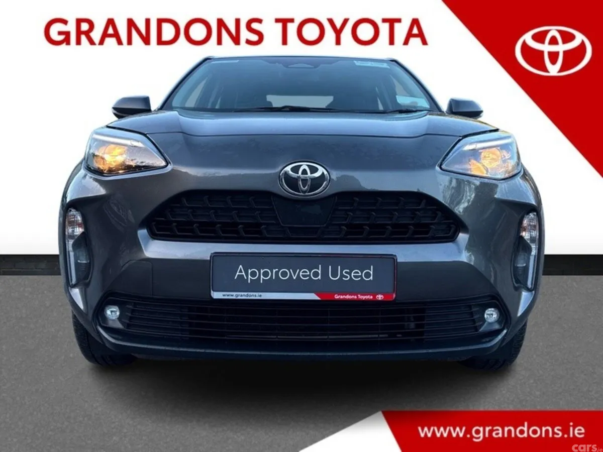 Toyota Yaris Cross Hatchback, Petrol Hybrid, 2024, Grey