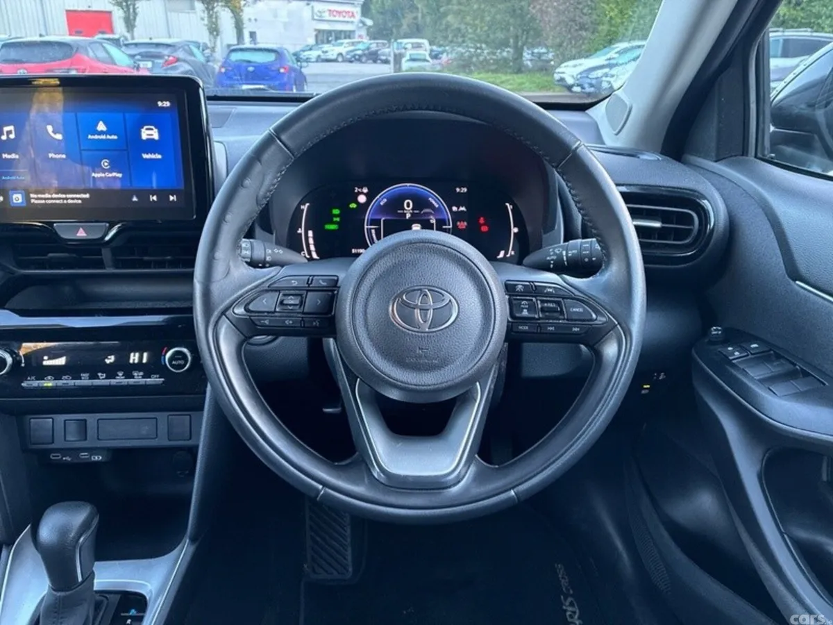Toyota Yaris Cross Hatchback, Petrol Hybrid, 2024, Grey
