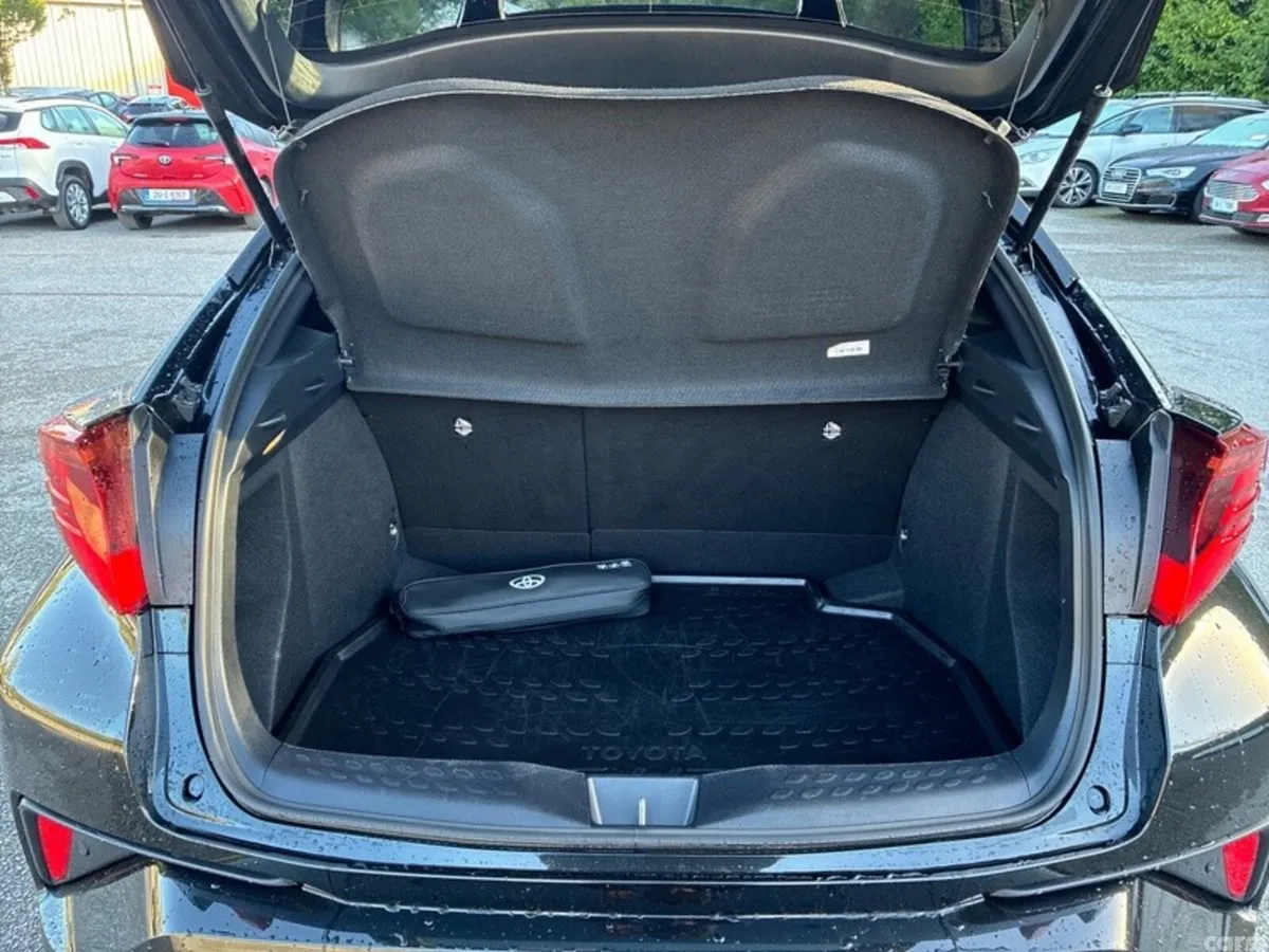 Toyota C-HR SUV, Petrol Hybrid, 2023, Black