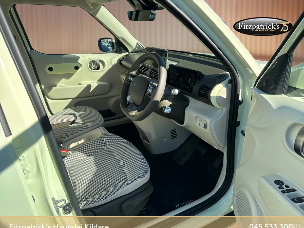 Hyundai INSTER MPV, Electric, 2026, Yellow