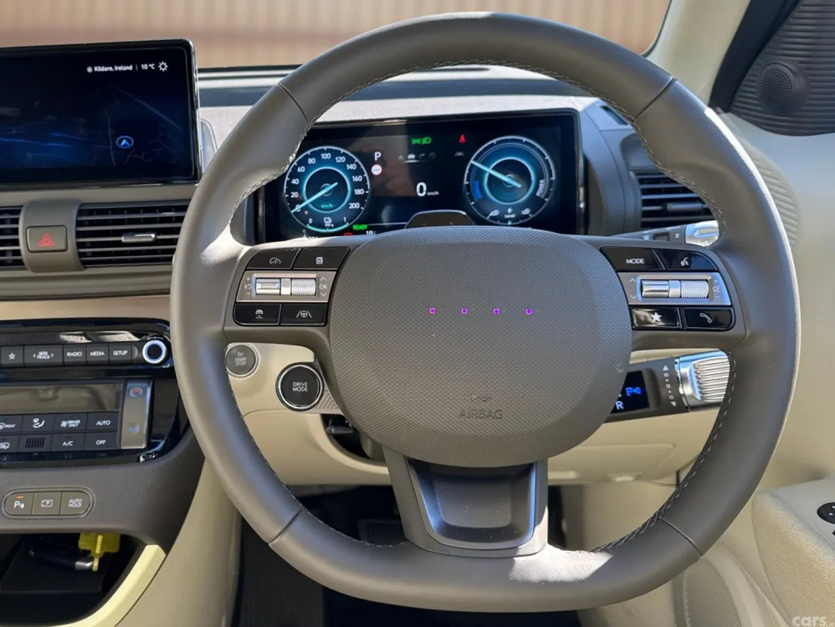 Hyundai INSTER MPV, Electric, 2026, Yellow