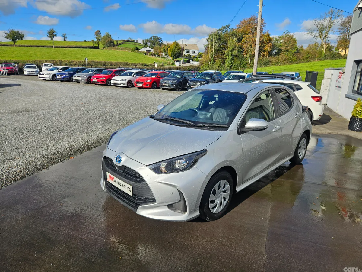 Toyota Yaris Hatchback, Petrol Hybrid, 2021, Silver