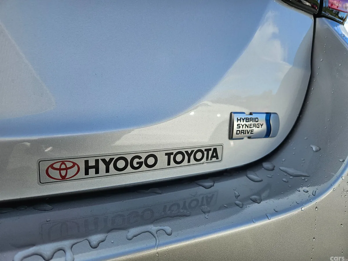 Toyota Yaris Hatchback, Petrol Hybrid, 2021, Silver