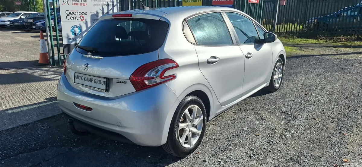 Peugeot 208 Hatchback, Diesel, 2014, Silver