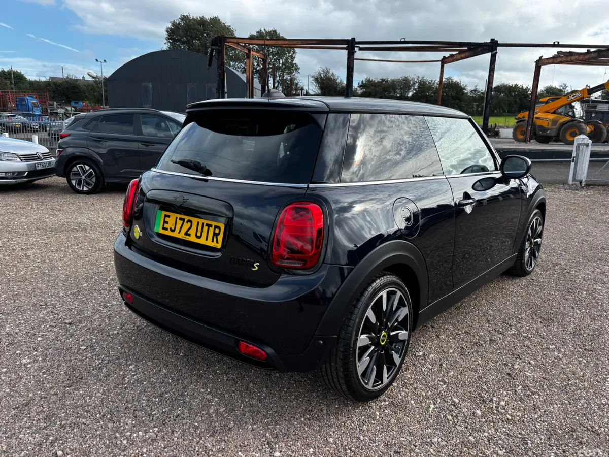 Mini Electric Hatchback, Electric, 2022, Blue