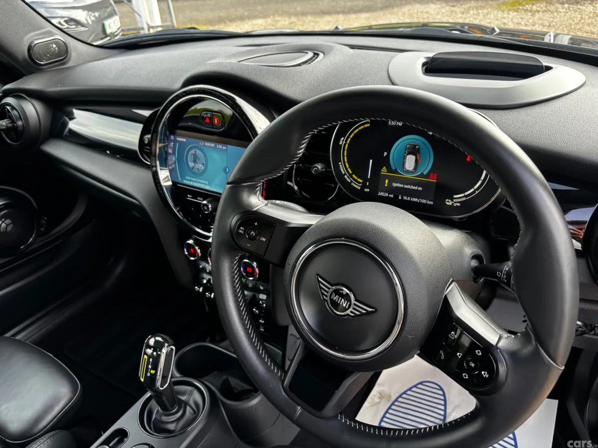 Mini Electric Hatchback, Electric, 2022, Blue