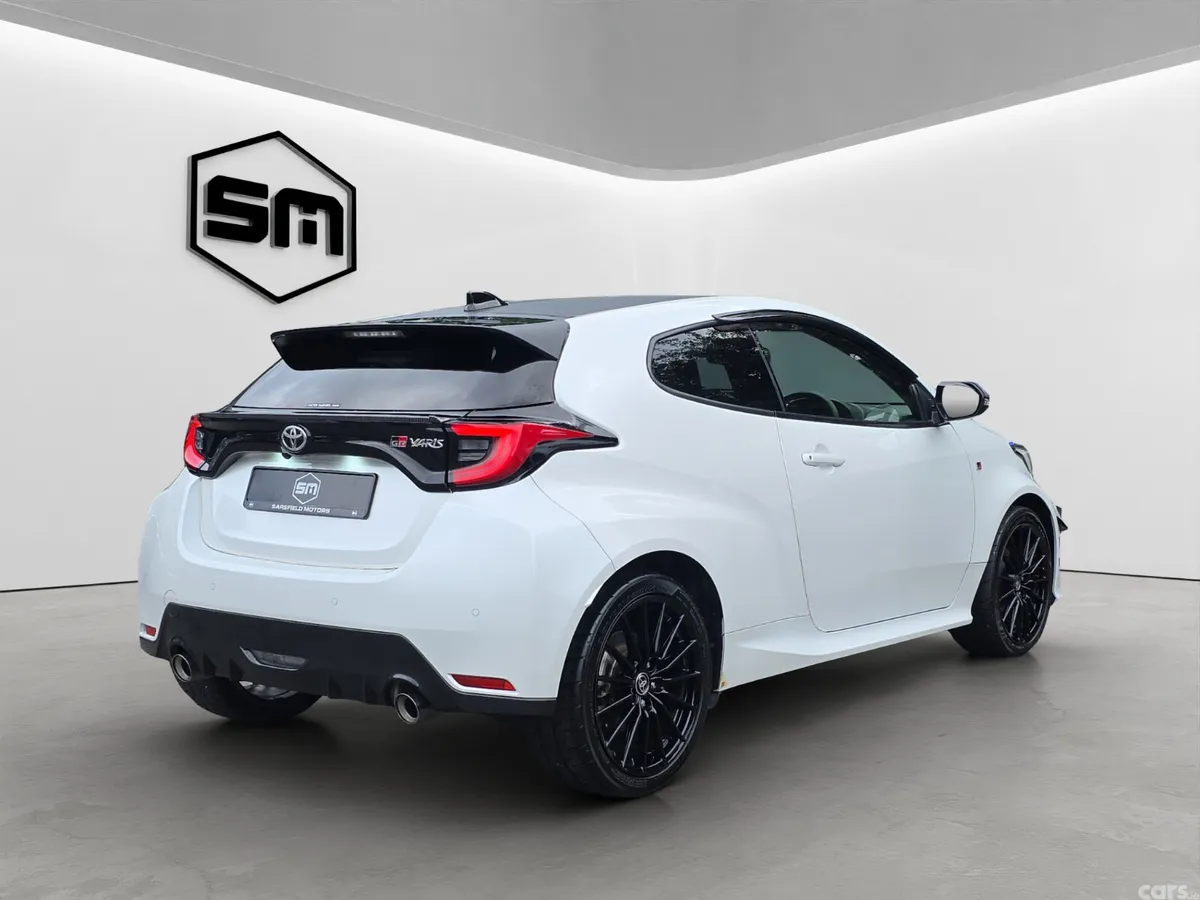 Toyota Yaris Hatchback, Petrol, 2021, White