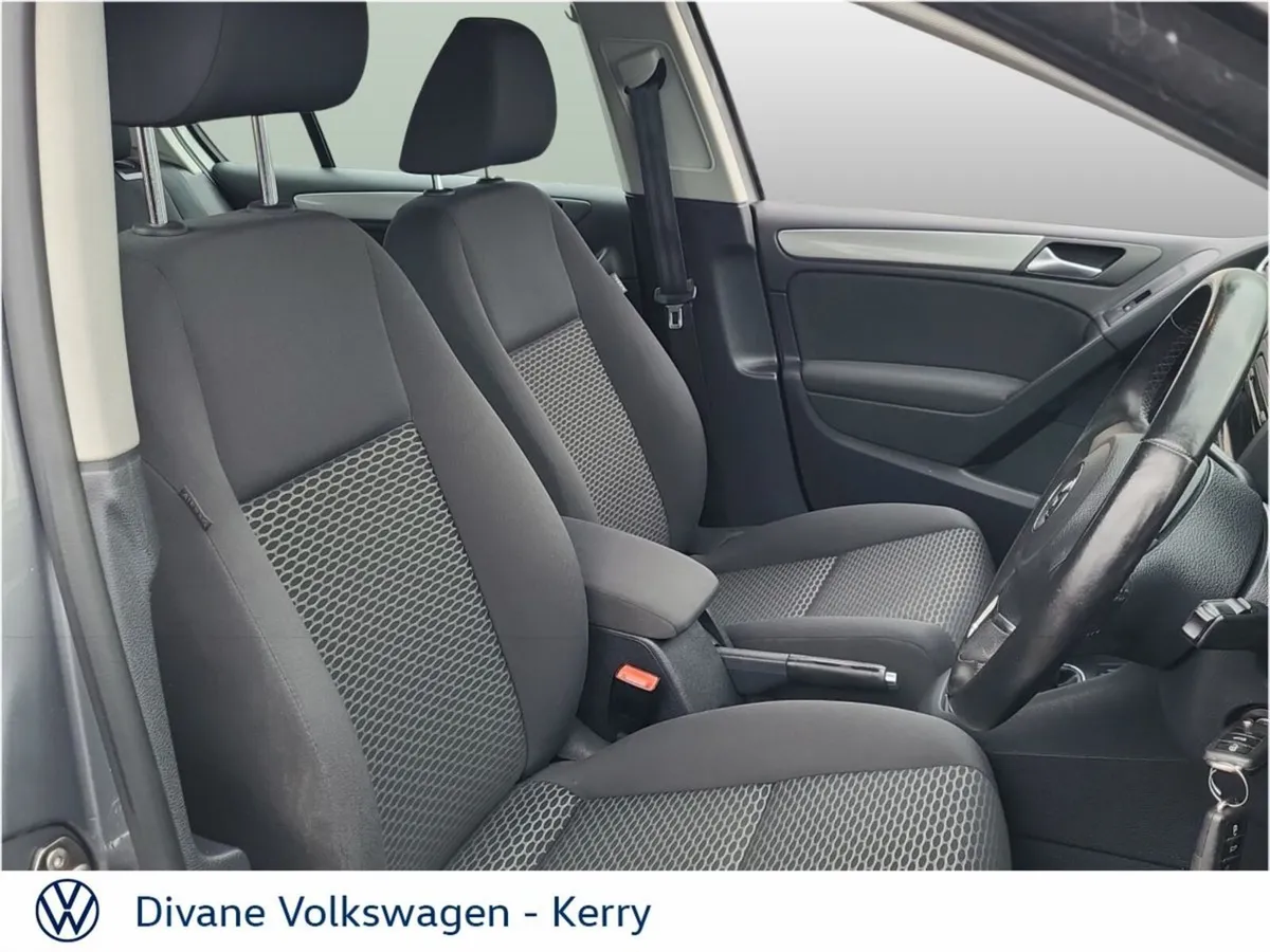 Volkswagen Golf Hatchback, Petrol, 2011, Grey
