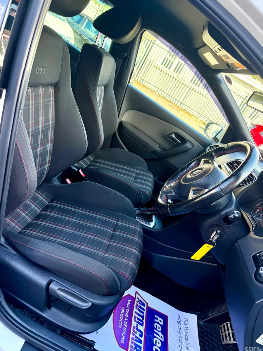 Volkswagen Polo Hatchback, Petrol, 2013, White