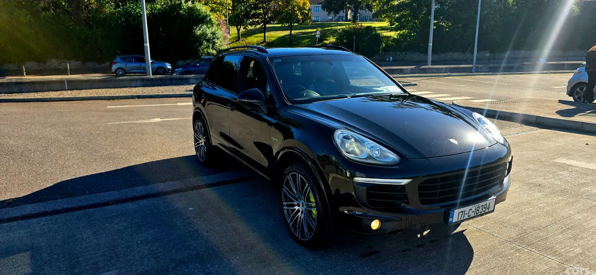 Porsche Cayenne SUV, Petrol Plug-in Hybrid, 2017, Black