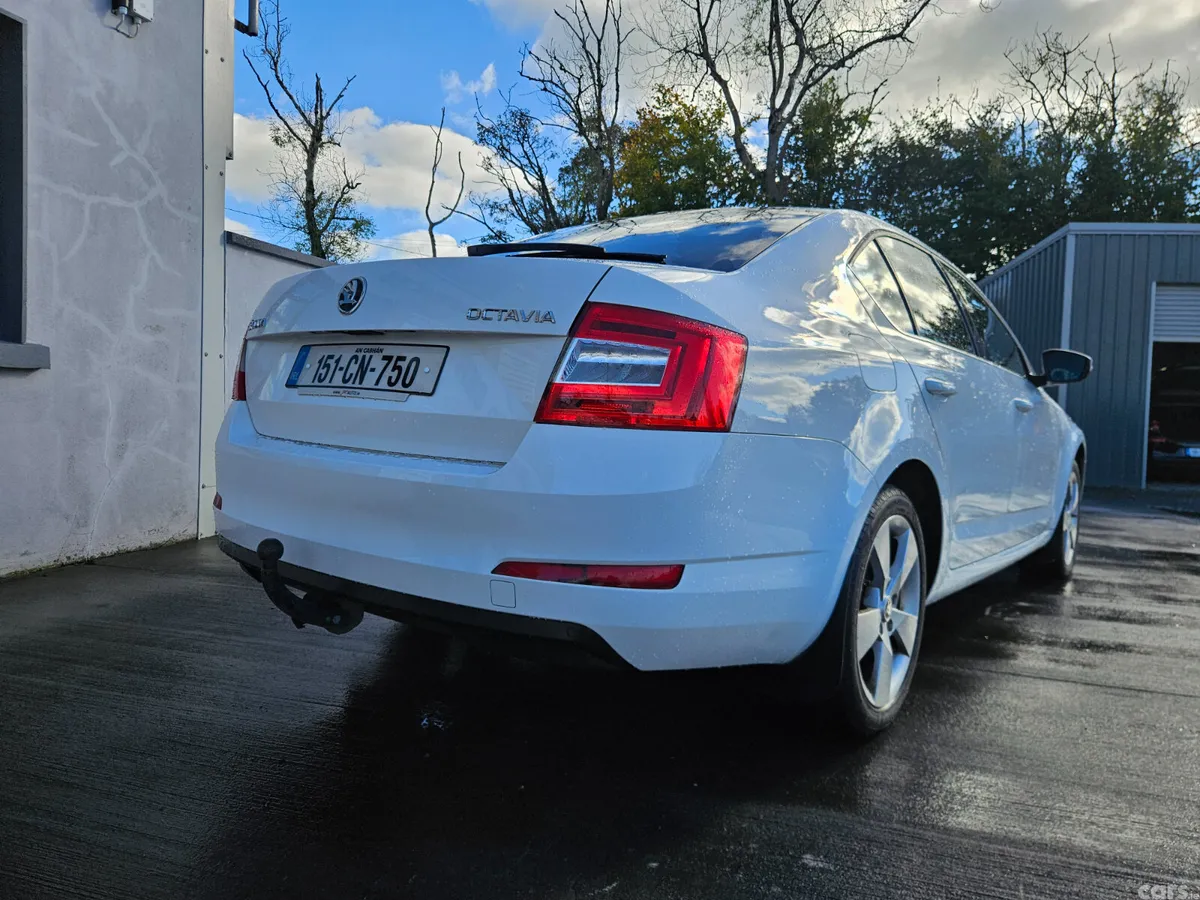 Skoda Octavia Saloon, Diesel, 2015, White