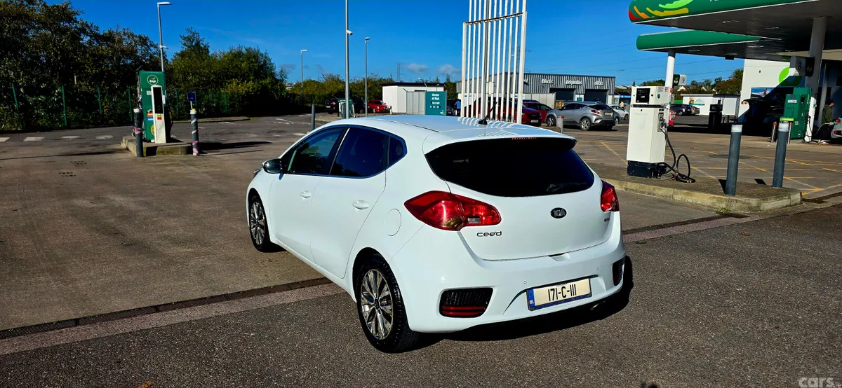 Kia Ceed Hatchback, Diesel, 2017, White