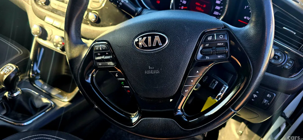 Kia Ceed Hatchback, Diesel, 2017, White