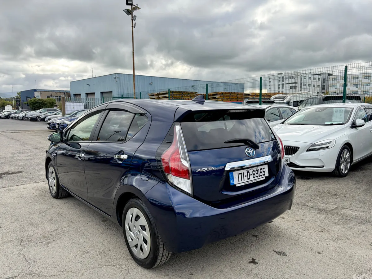 Toyota Aqua Hatchback, Petrol Hybrid, 2017, Blue