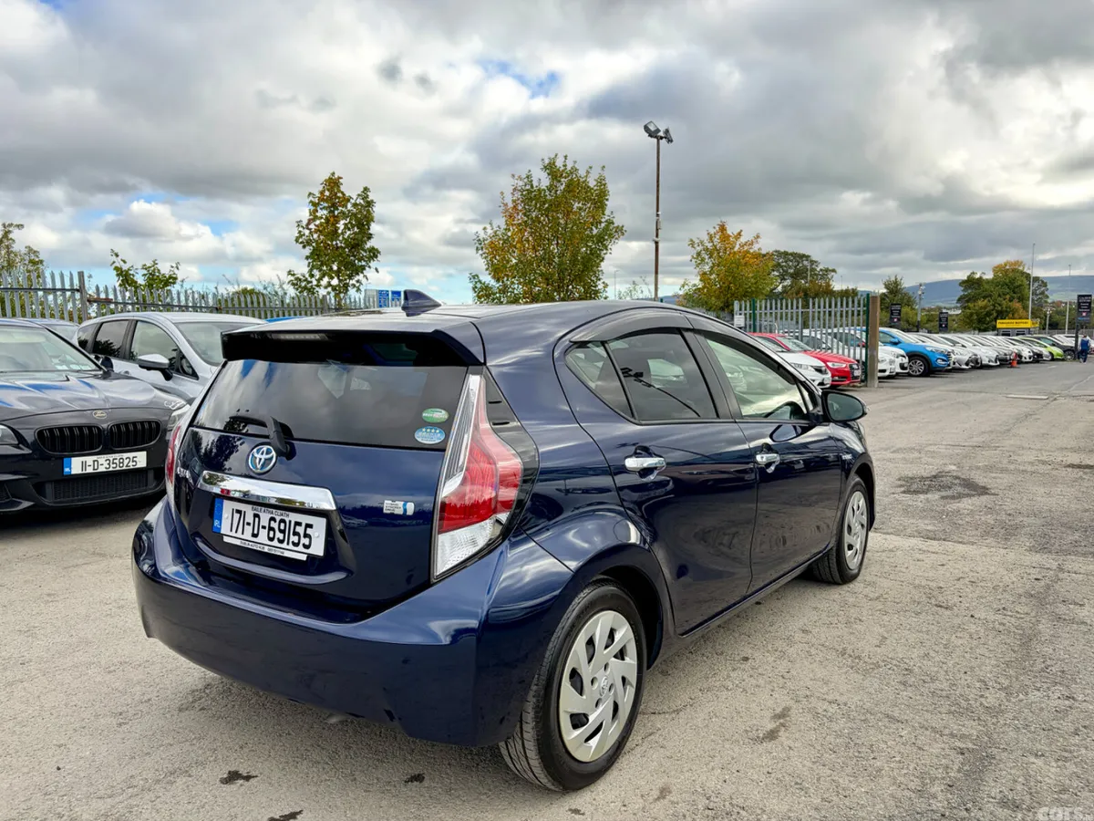 Toyota Aqua Hatchback, Petrol Hybrid, 2017, Blue