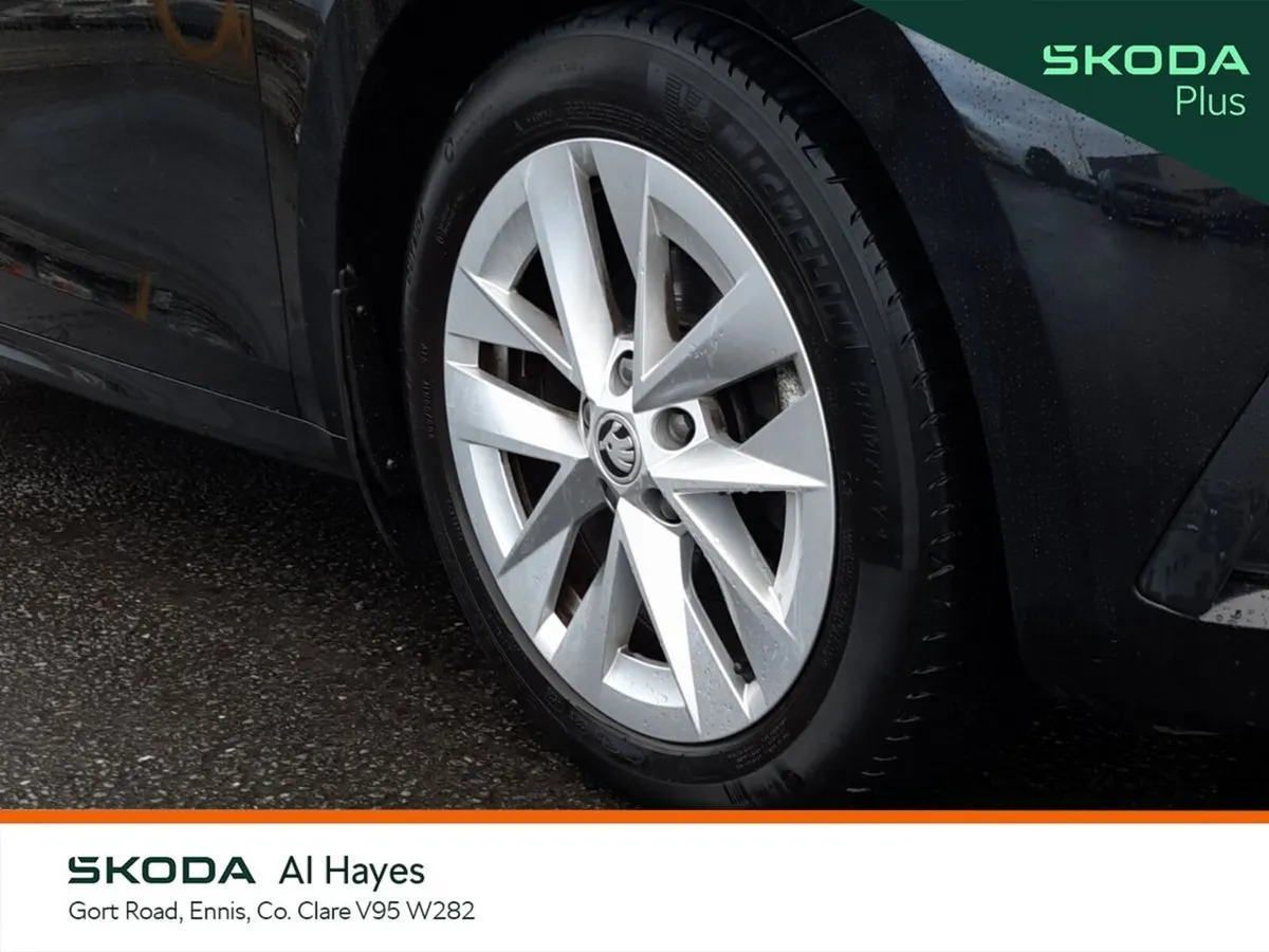 Skoda Octavia Saloon, Diesel, 2024, Black