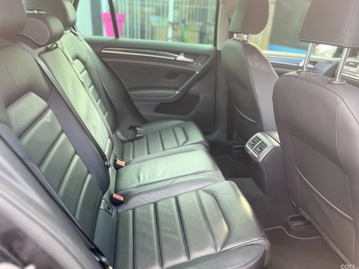 Volkswagen Golf Estate, Petrol, 2019, Black