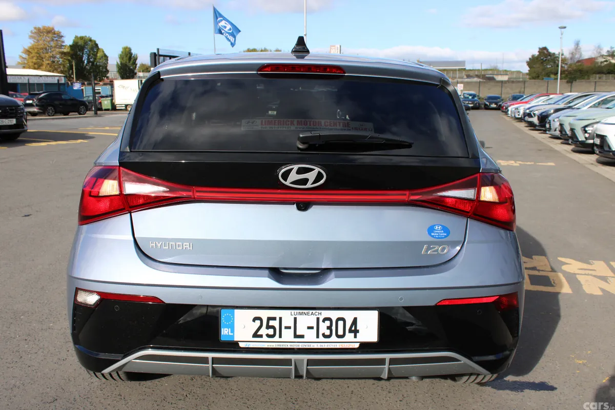 Hyundai i20 Hatchback, Petrol, 2025, Blue