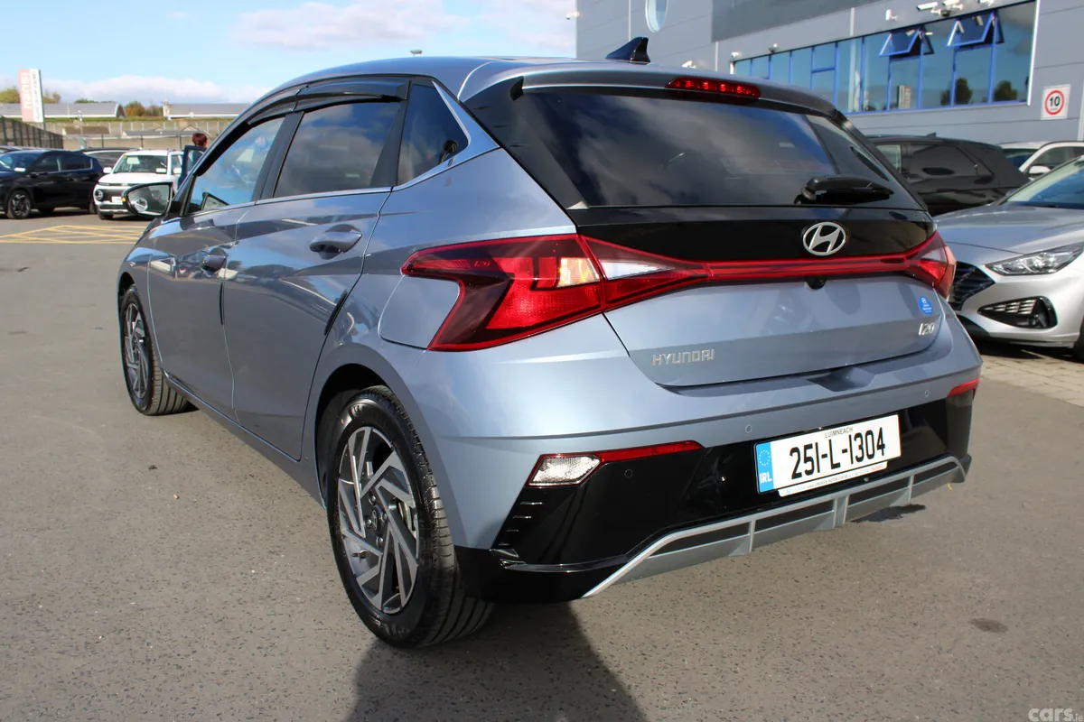 Hyundai i20 Hatchback, Petrol, 2025, Blue