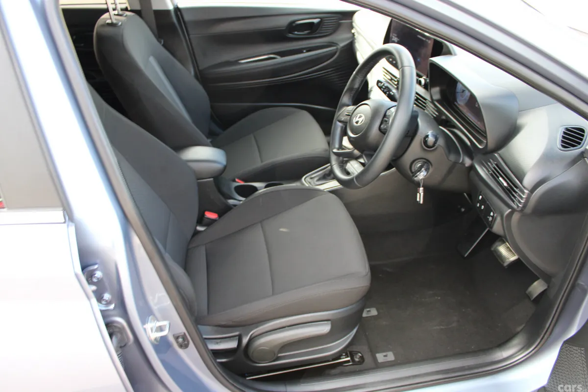 Hyundai i20 Hatchback, Petrol, 2025, Blue