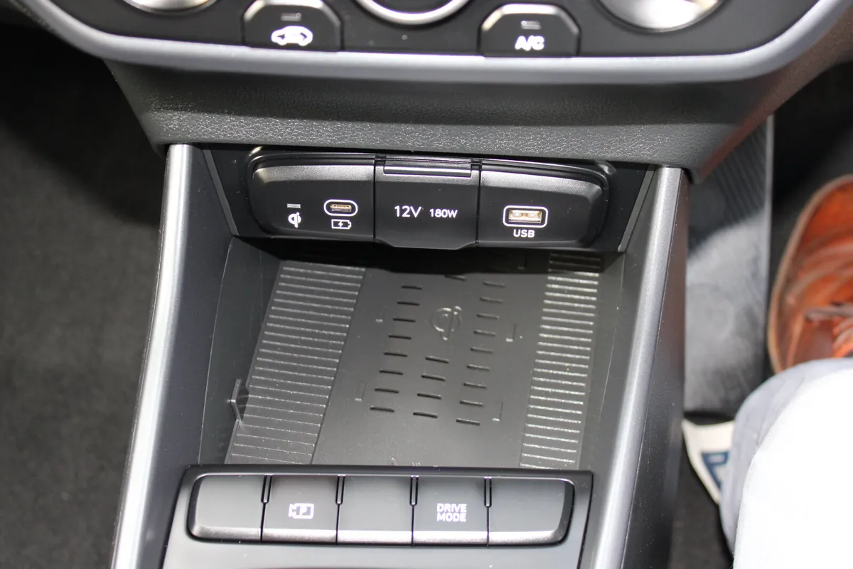 Hyundai i20 Hatchback, Petrol, 2025, Blue