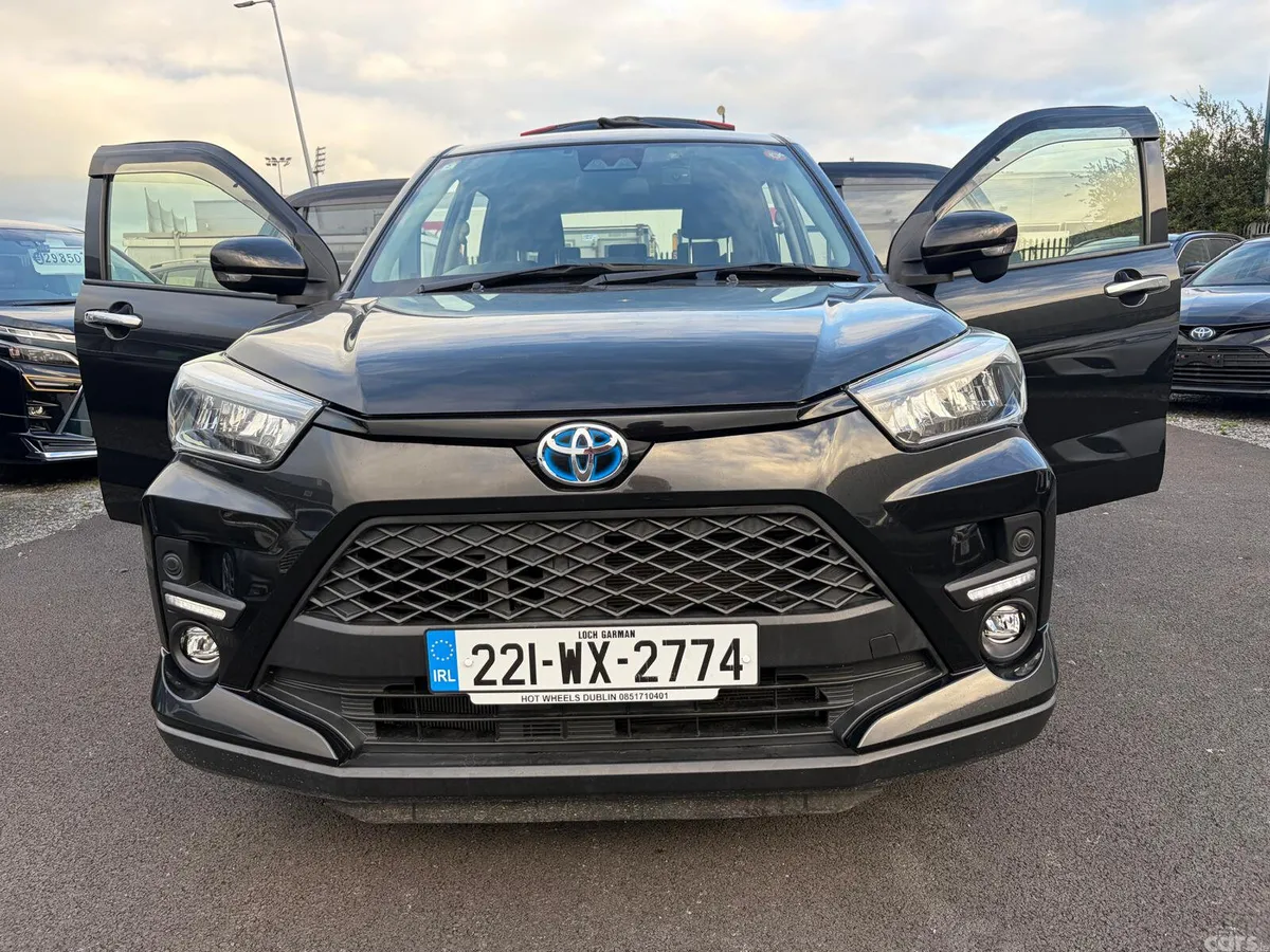 Toyota Raize Hatchback, Petrol Hybrid, 2022, Black