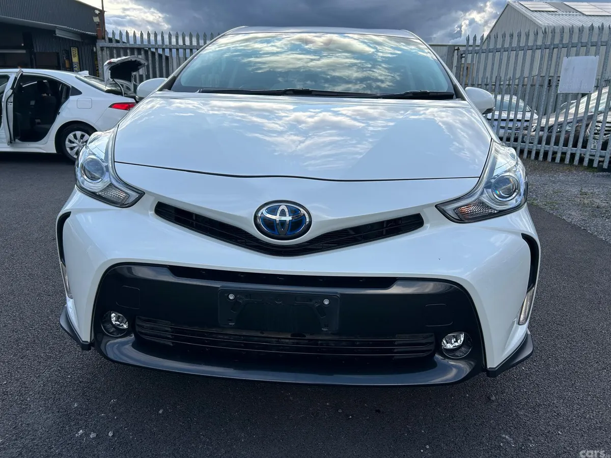Toyota Prius MPV, Petrol Hybrid, 2020, White