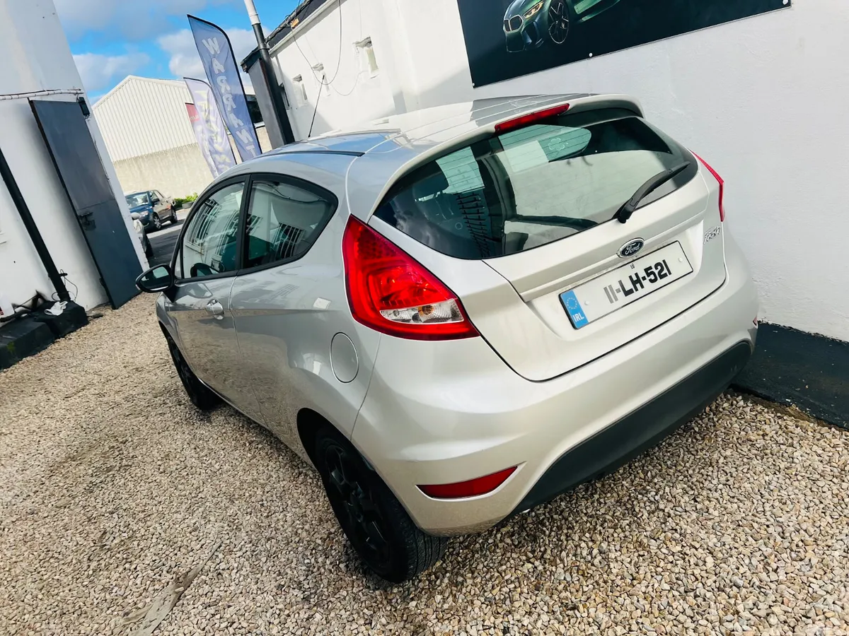 Ford Fiesta Hatchback, Petrol, 2011, Silver