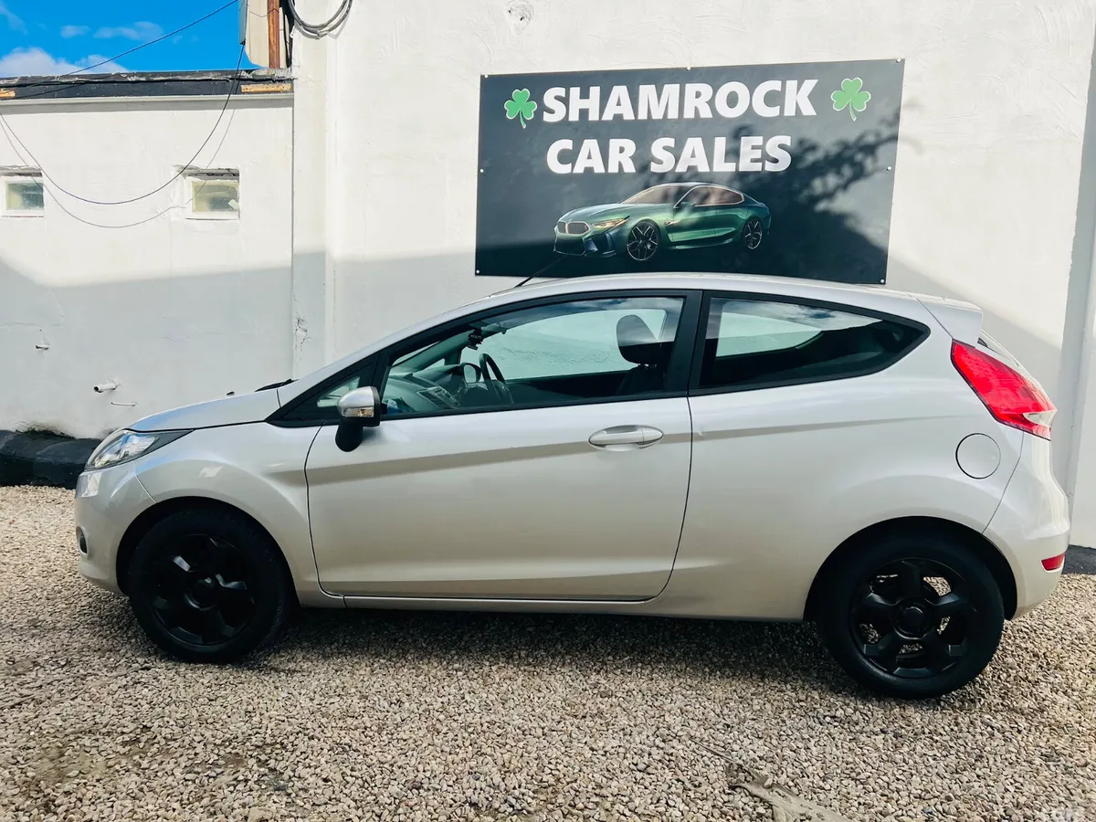 Ford Fiesta Hatchback, Petrol, 2011, Silver